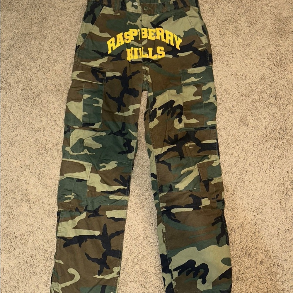 GV Gallery Raspberry Hills Camo Pants